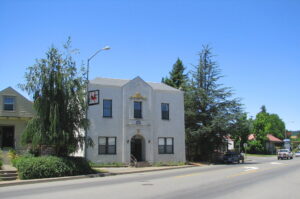 does masonic lodge in willits have back entry