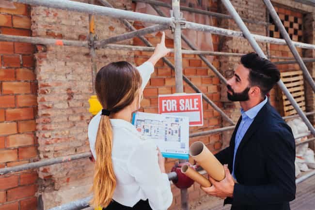 Hidden Pitfalls: Red Flags to Watch Before Committing to a Building Contractor