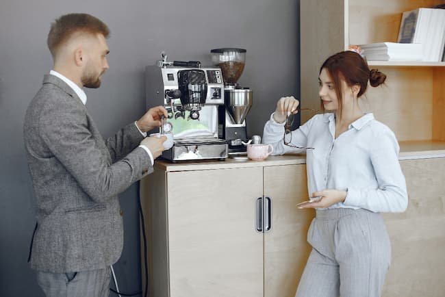 The Future of Office Coffee: Contactless Vending Machines with Intelligence 
