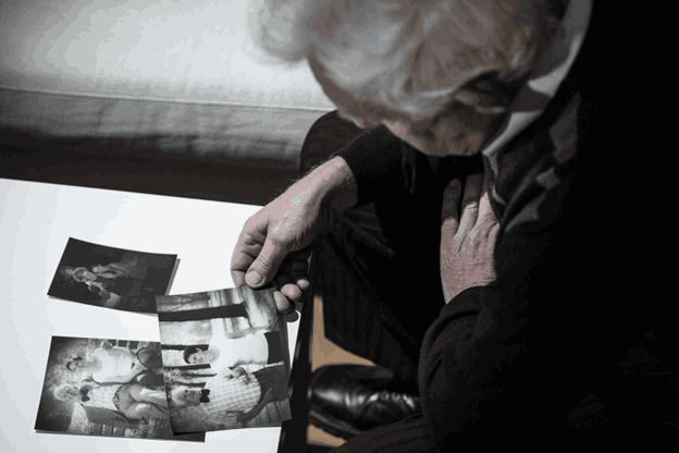 The Benefits of Professional Memory Care for Aging Family Members