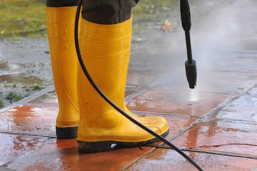 Signs Its Time to Schedule Pressure Washing for Your Home
