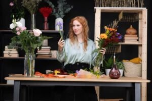 What is the 3:5:8 Rule in Flower Arranging? And the Role of Expert Florists