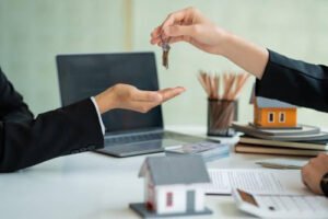 Two Faces of Real Estate Oversight HOA Manager vs Property Manager