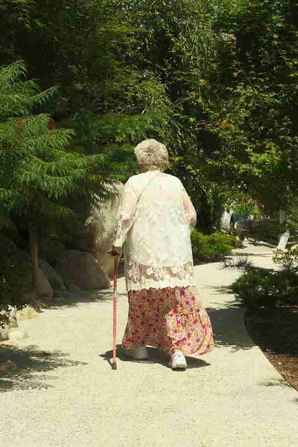 When to Move from Assisted Living to Nursing Home: A Complete Guide
