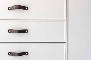 Quiet Touchpoints: How Cabinet Hardware Anchors the Mood of a Room