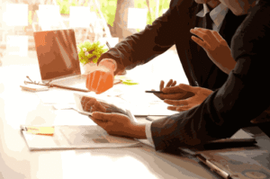 Should You Hire a Property Manager for Short-Term Rentals? Pros & Cons 