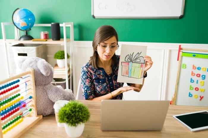 Home ASL: A Guide to Learning and Using Sign Language at Home